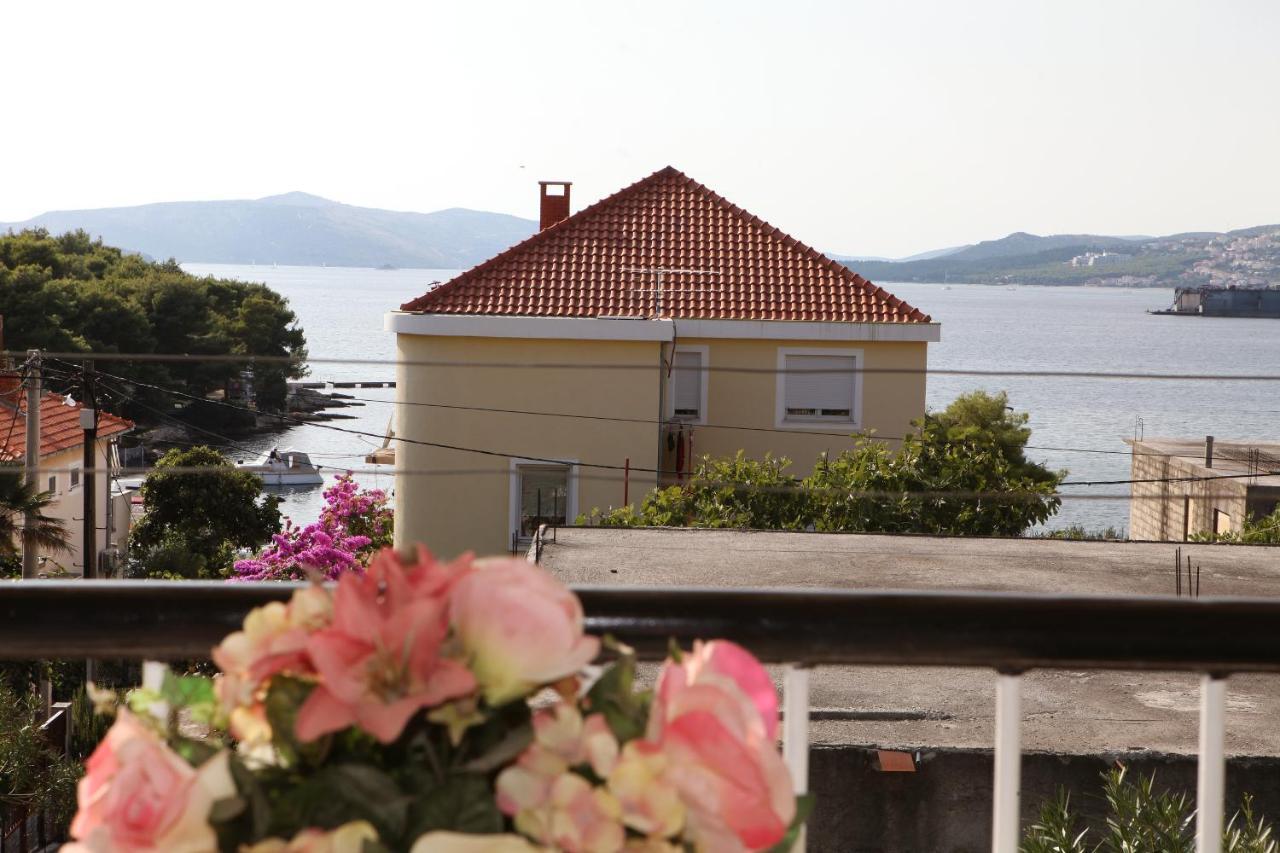 Apartments By The Sea Trogir - 15011 ภายนอก รูปภาพ